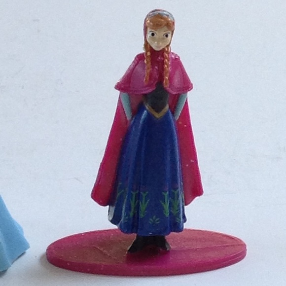 Frozen Princess Anna Queen Elsa Mini Figure Collectible Girls Toy - Picture 3 of 7